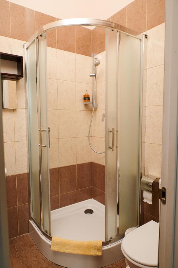 Old City Hotel Lviv Bagian luar foto